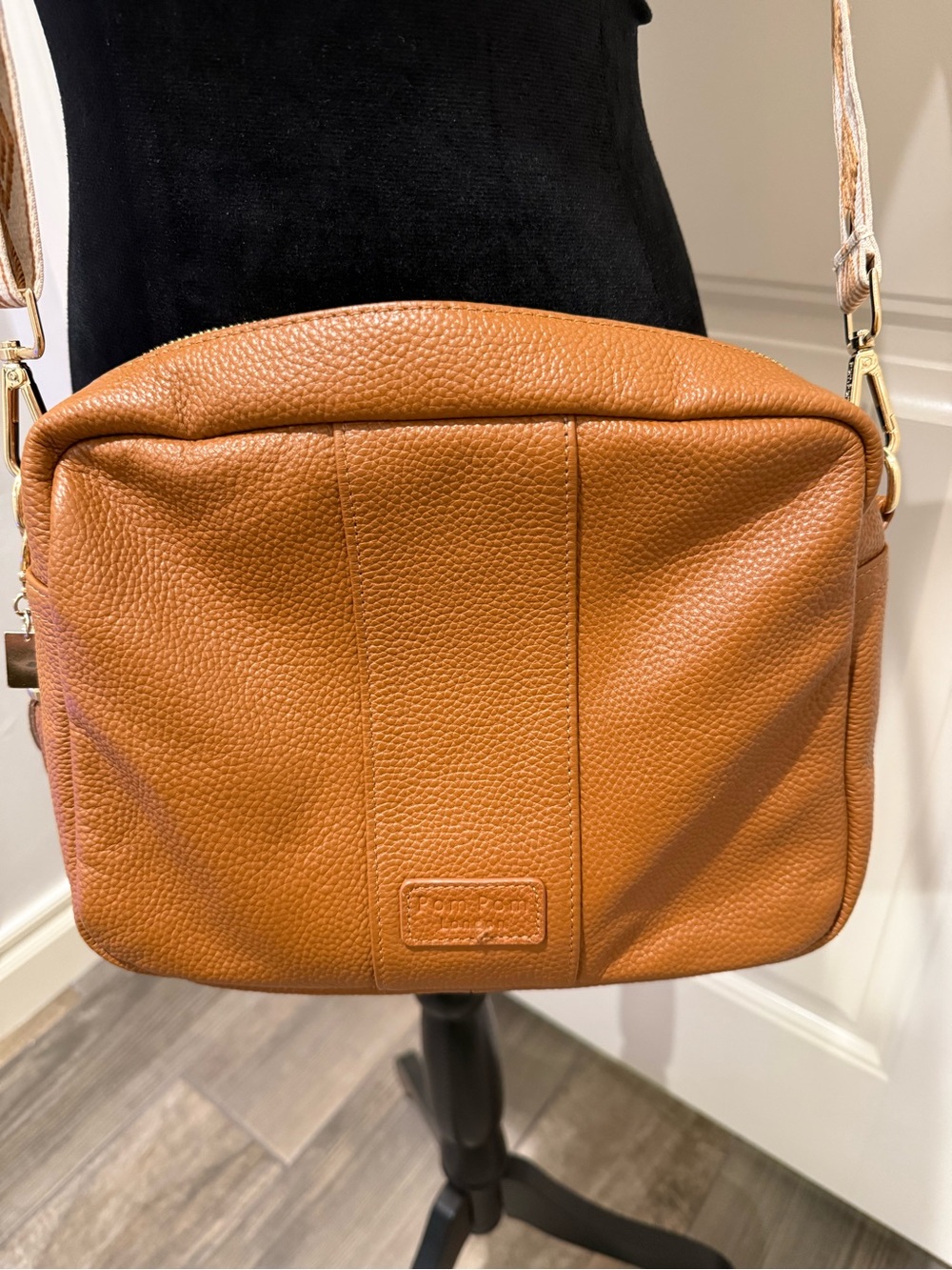 Pom Pom London City Plus Bag – Chestnut Leather Crossbody - Picture 4 of 9